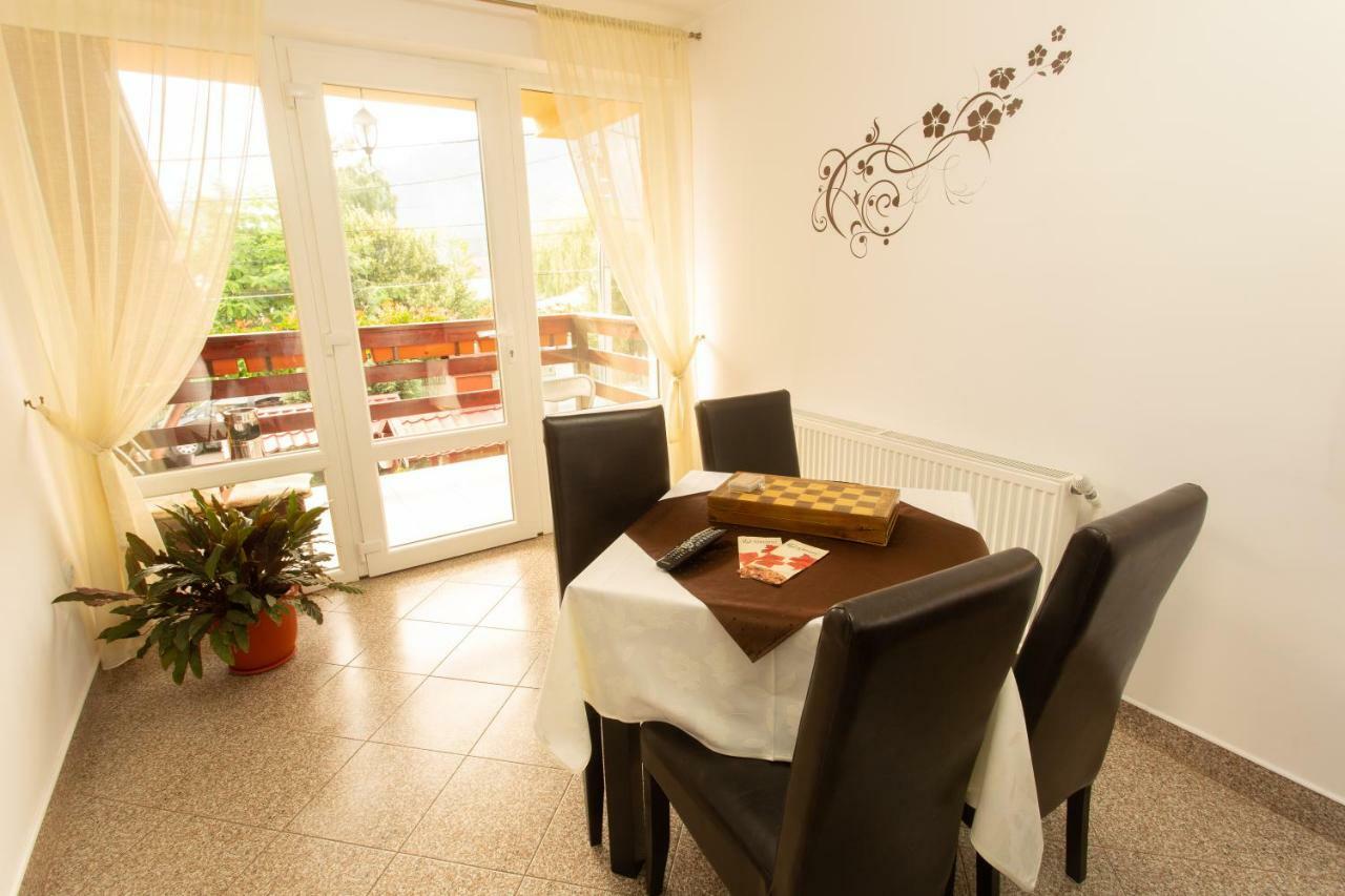 Pensión Pensiunea Casa Alexandra 3*